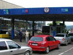 Очередь по SMS: на границе с Венгрией оптимизируют движение через КПП