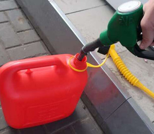 Шахраї наживаються на продажі бензину: як працює схема