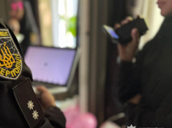 Кіберполіція викрила хакера, який завдав потерпілим мільйонні збитки на майнінгу криптовалюти