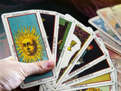 Гороскоп на 12 листопада 2022 для всіх знаків зодіаку за картами Таро