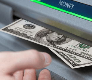 Программист нашёл баг в банкоматах и за год разбогател на миллион долларов