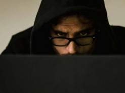 83% випадків полювання шахраїв за платіжними картками в минулому році відбувалося через інтернет