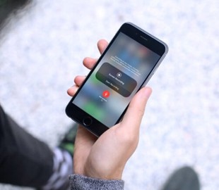 Пользователям iOS угрожают шпионские приложения, записывающие звонки