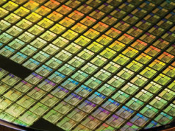 Samsung Electronics вернула звание крупнейшего поставщика чипов