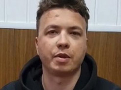 "Прислонился к стенке": адвокат Протасевича объяснила ссадину на его лбу