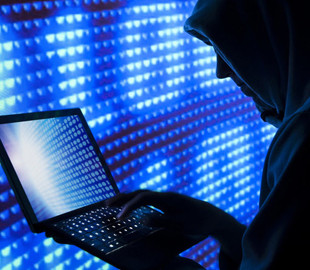 Український хакер у суді у США визнав себе винним в кібератаках та шахрайстві