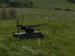 Вести бій, не наражаючи на небезпеку військових: в Україні розробили сухопутний штурмовий дрон