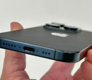USB-C в iPhone 15 виявився із сюрпризом: він розхитується і перестає заряджати