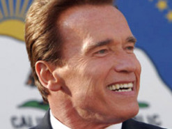 Нейросеть превратила Арнольда Шварценеггера в Сильвестра Сталлоне