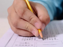 Из-за "падения" сайта пробное ВНО смогли пройти менее половины зарегистрировавшихся