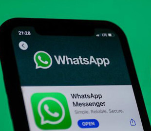 WhatsApp и Facebook яростно критикуют Apple