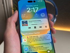 iPhone 14 Pro с двумя вырезами и предустановленной iOS 16 показали на фото