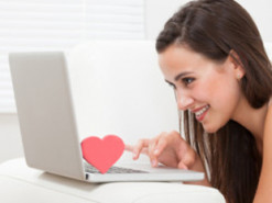 Иностранец через сайт знакомств выманил у доверчивых украинок больше миллиона