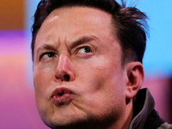 Не только технокороль. Илон Маск объявил себя "императором Марса"