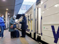 Укрзалізниця запускає новий поїзд між Києвом та Ужгородом: графік