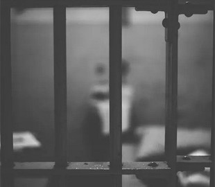 Хакеры взломали камеры в тюрьме и показали жизнь заключённых на YouTube