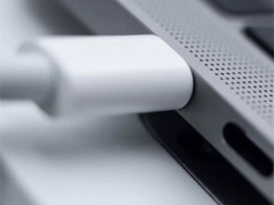 Ноутбуки Apple перестали работать без подключения к розетке