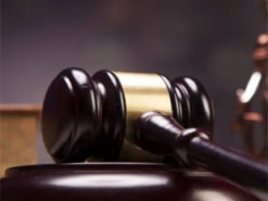 У Києві судитимуть жінку за шахрайство з військовим під виглядом хворої