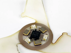 Создан самый крошечный летающий компьютер