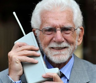 Сегодня исполняется 45 лет первому мобильному телефону