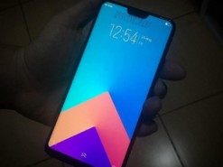 Безрамочный смартфон Vivo V9 в стиле iPhone X показался на фото