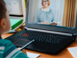 Близько 80% дітей, які виїхали за кордон, продовжують дистанційне навчання у своїх школах