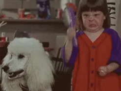 Как сейчас выглядит злая девочка с расческой из популярного мема. Фото