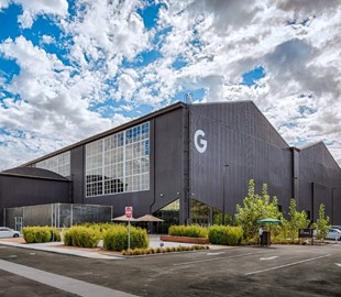 Старый ангар превратили в офис Google (Фото)