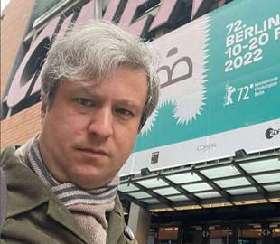 Экс-ведущий программы «Вечерний Ургант» уехал с семьей из России