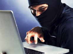 Мошенники оставляют украинцев без работы: названы пять главных схем