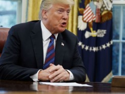 Китайці жартома порадили Трампу змінити iPhone на китайську модель, щоб не прослуховували