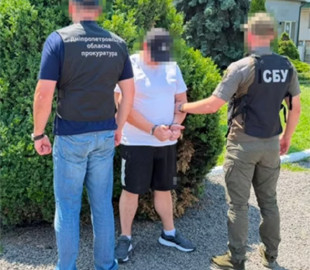 Жителя Дніпропетровщини, якого підозрюють у мільйонному шахрайстві, екстрадували з Польщі