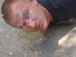 Правоохранители задержали двоих украинцев, которые занимались продажей оружия через Интернет