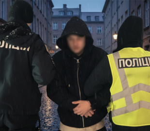 У Києві затримали підпалювача: 7 автомобілів знищено через замовлення в месенджері