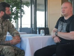 «Походу, почалося». Євген Кошовий розповів про переписку із Зеленським у перший день війни