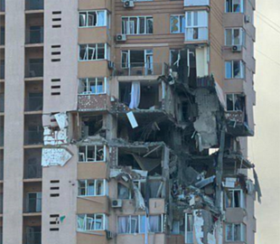 Кличко назвав терміни відновлення двох багатоповерхівок, пошкоджених обстрілами