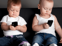С какого возраста ребенку можно иметь свой собственный смартфон?