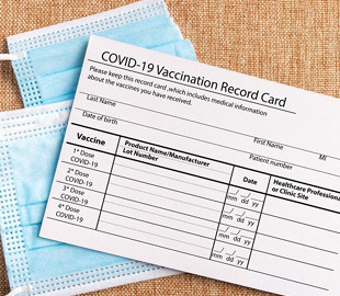 Большие штрафы и лишение свободы: как наказывают в других странах за подделку COVID-сертификата