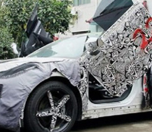 Geely разрабатывает электромобиль с дверями в стиле Lambo