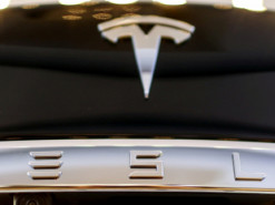 Tesla будет производить аккумуляторы на заводе в Техасе вместе с внедорожниками Cybertruck