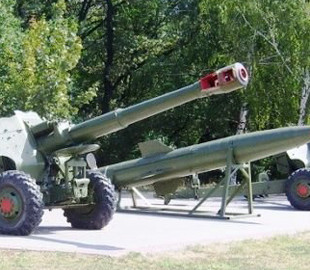 Через дурнуваті фейки рф в парку Запоріжжя демонтують радянську техніку