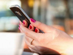 На Рівненщині викрили фанатку кремля, яка зливала дані про переміщення військової техніки ЗСУ