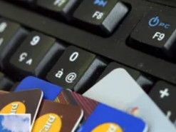 Казахстан и Узбекистан негласно помогают РФ: россияне скупают авто и получают карты Visa и MasterCard в обход санкций