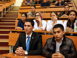 В Туркменистане за посещение заблокированных сайтов спецслужбы вербуют студентов в осведомители