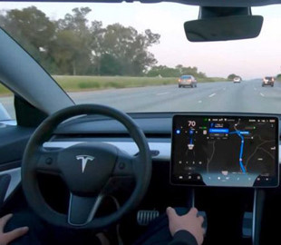 Первые покупатели электромобилей Tesla получили на пробу автопилот FSD Beta v10