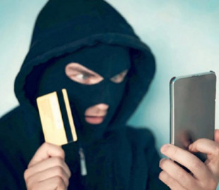 Дві жінки стали жертвами шахрайства через зламані акаунти у месенджерах