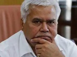 Глава индийского регулятора опубликовал свой ID и ждет хакерских атак