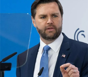 Канал Fox News перервав виступ Ді Венса та пообіцяв повернутись, коли він казатиме щось важливе