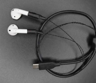 Ентузіаст зробив з бездротових навушників AirPods дротові