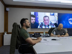 Президент провів нараду щодо відновлення зв’язку та енергопостачання, пошкоджених унаслідок російських атак